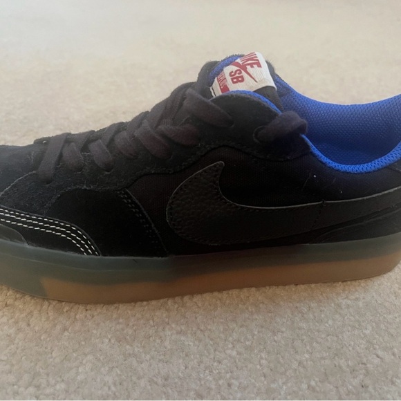 Men’s 8 / Women’s 9.5 – Nike SB Zoom Pogo Plus DV5470-001 Black/Blue Gum - Picture 2 of 5